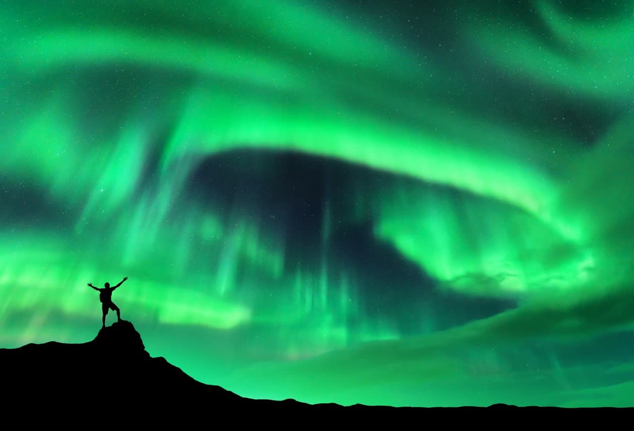  NORTHERN LIGHTS AND STARGAZING (Guided in 10 languages)